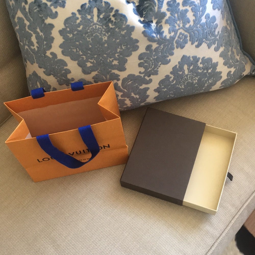 Louis Vuitton new brown box & orange shopping bag